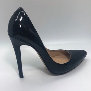 Last Chance! Deleting tomorrow! Send me an Offer!